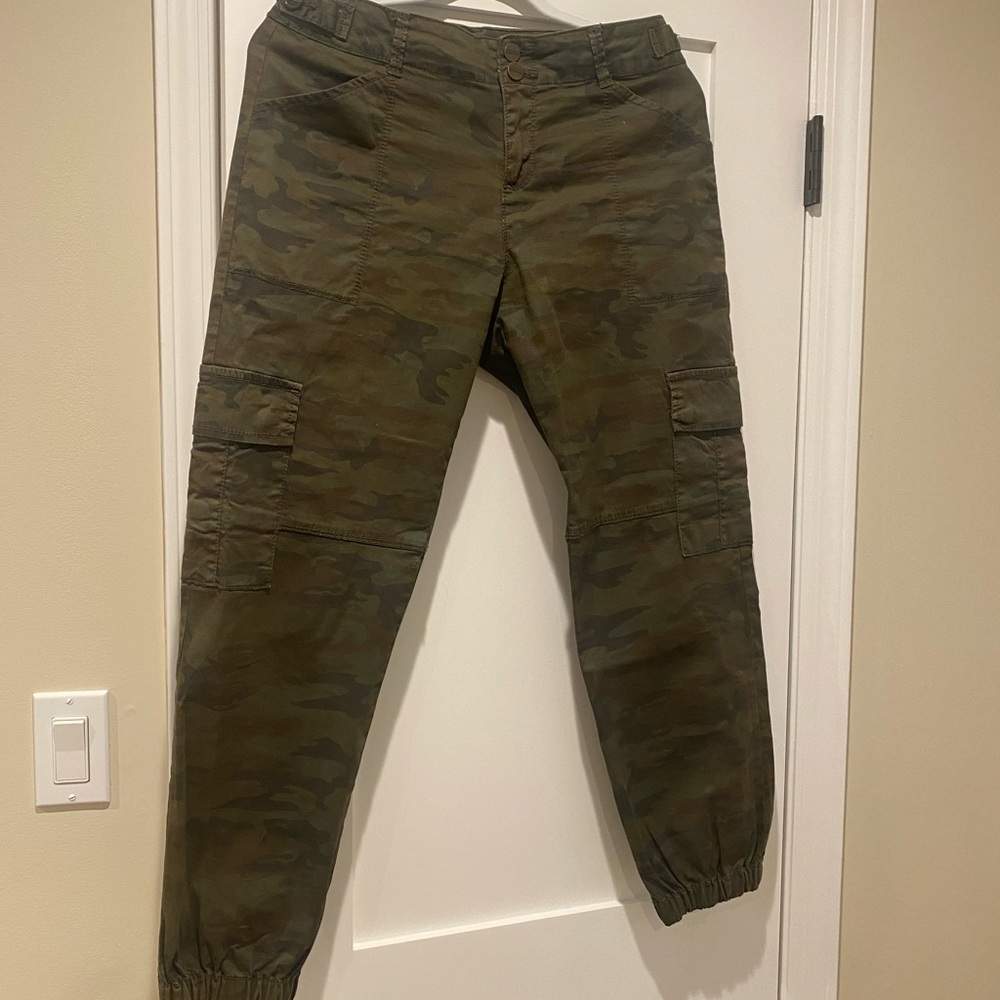 Sanctuary Woman Camouflage Cropped Cargo Pants Size 28 Army